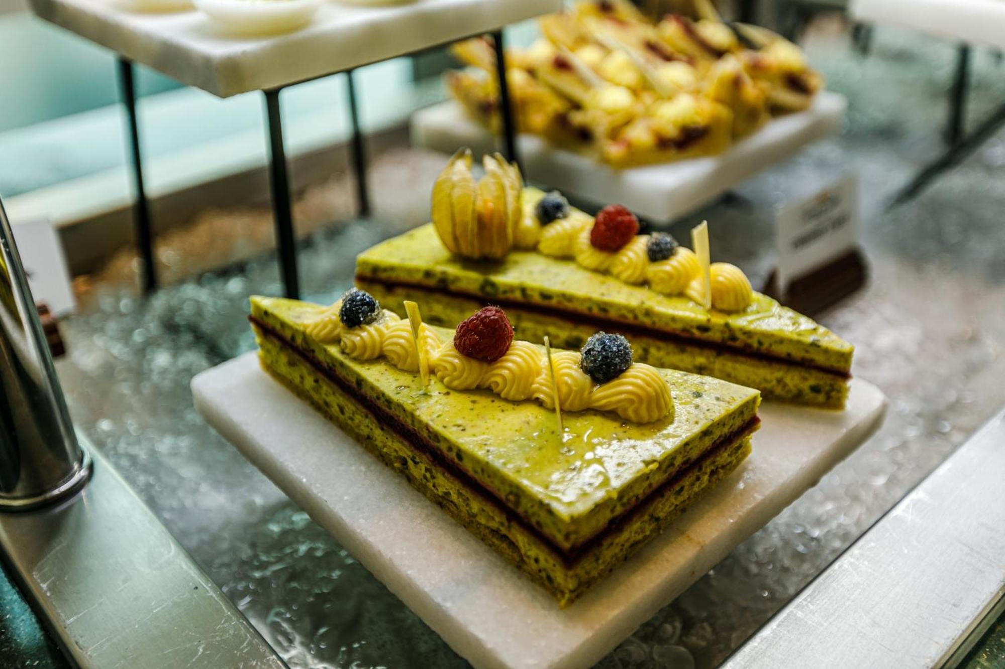 Stella Di Mare Dubai Marina Hotel Exterior foto A matcha cake